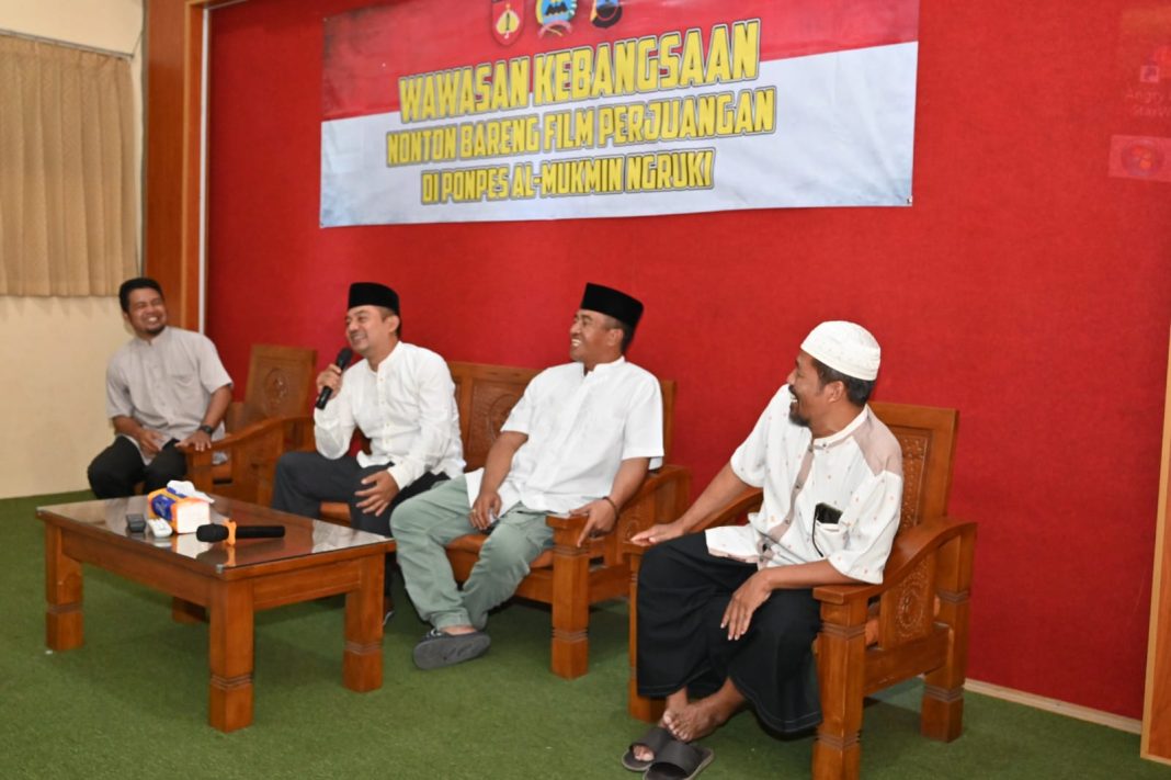 Peringati Hari Pahlawan, Kodim 0726/Sukoharjo, Gelar Nobar Film Janur Kuning di Ponpes Al Mukmin Ngruki