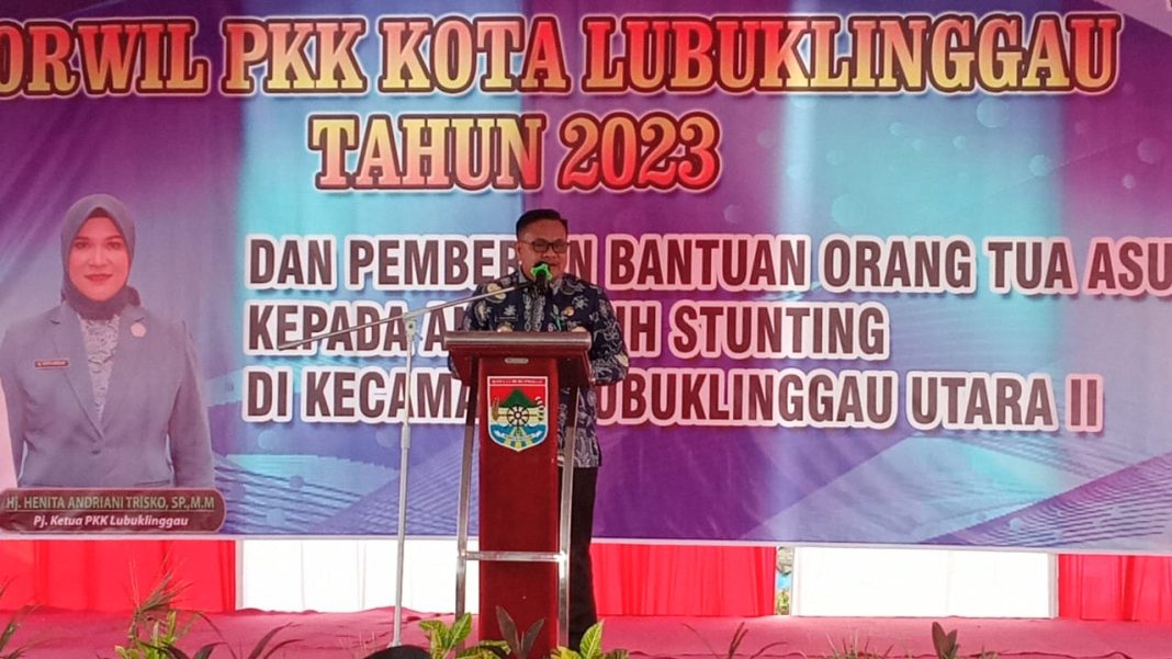 Pj Wali Kota Bagikan Makanan Tambahan Bagi Anak Stunting 156 Anak Stunting Diasuh Pemkot Lubuklinggau