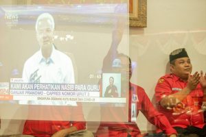 Nobar Debat Capres bersama Masyarakat dan Relawan, PDIP Surabaya: Ganjar Keren, Top!