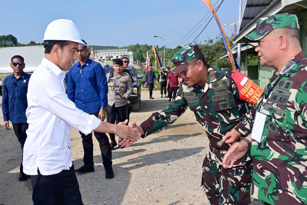 Panglima TNI Mendampingi Presiden RI Groundbreaking Kodim IKN