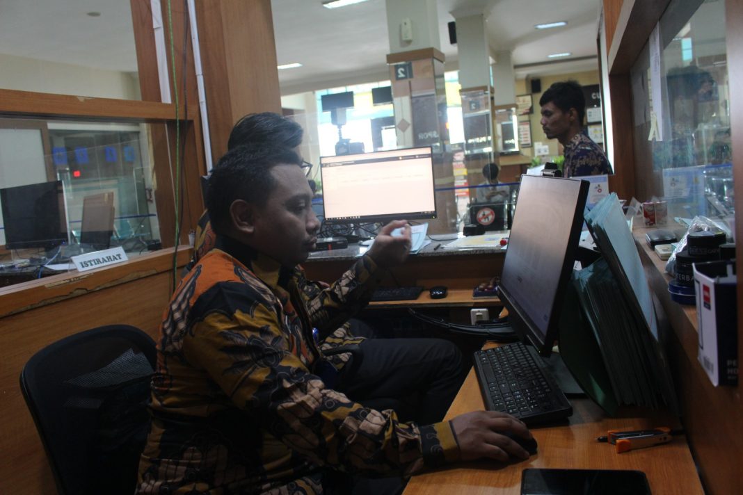 Pikat Masyarakat Barlingmascakeb, Kantor Imigrasi Cilacap Gelar Paspor Simpatik Sambut Hari Bhakti Ke-74 Imigrasi