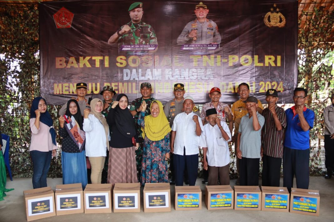 Kodim dan Polres Sragen Baksos Pembersihan Pasar, Pengobatan Gratis dan Pembagian Sembako