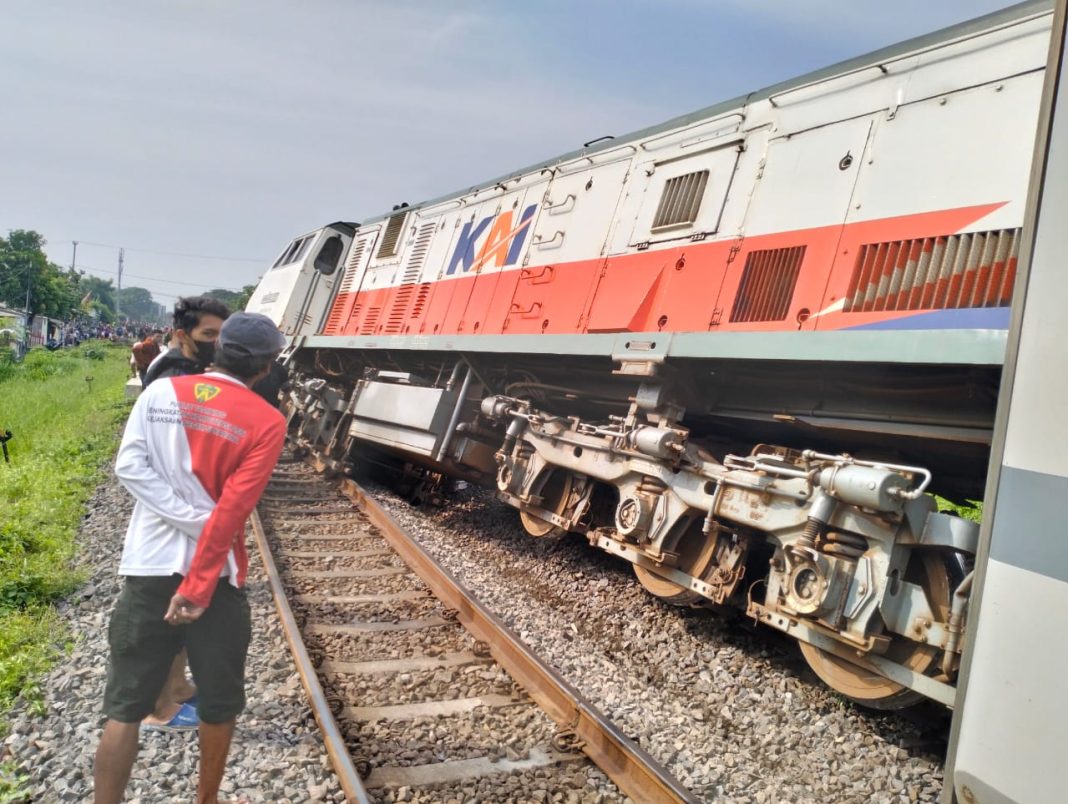 Kejadian Anjlokan KA Pandalungan Di Emplasemen Stasiun Tanggulangin
