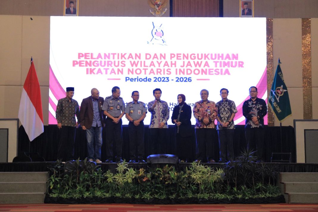 Hadiri Pengukuhan Pengurus Pengwil Jatim INI, Kakanwil Harap Notaris Selalu Solid