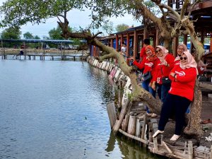 Giat Marketingan dan Mancing Bandeng Karyawan Bank Syariah Annisa Mukti