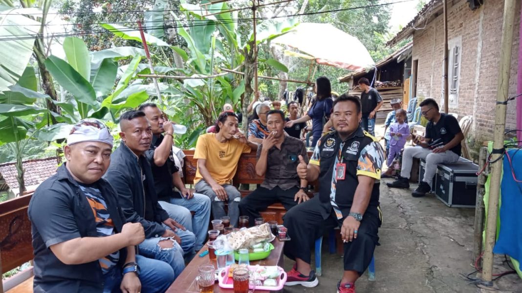 WhatsApp Image 2024-02-04 at 17.34.14 KSM GMBI Punggelan Gelar Silaturahmi di Halaman Ketua GMBI Desa Badakarya