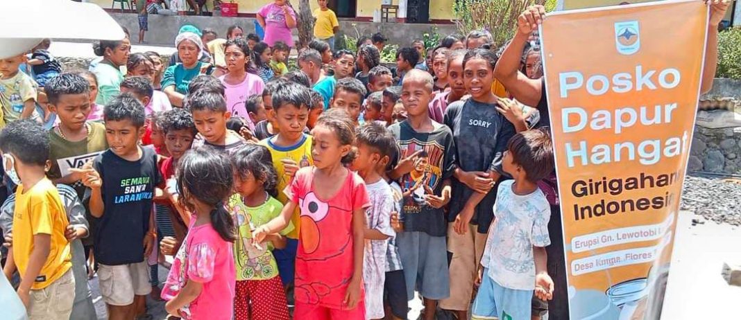 Dapur Hangat Girigahana Di Camp Pengungsian Titihena Flores Timur ( Dok Girigahana Indonesia )
