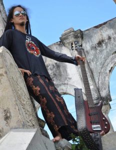 Erit Issabelle ( Bass Khatulistiwa Ethnic Fussion Bali )