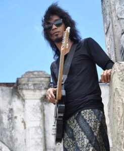 Izzy likesundaymorning ( Gitar Khatulistiwa Ethnic Fussion Bali )