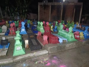 Makam Warna Warni di Dukuh Jetis, Karangndowo, Kkaten