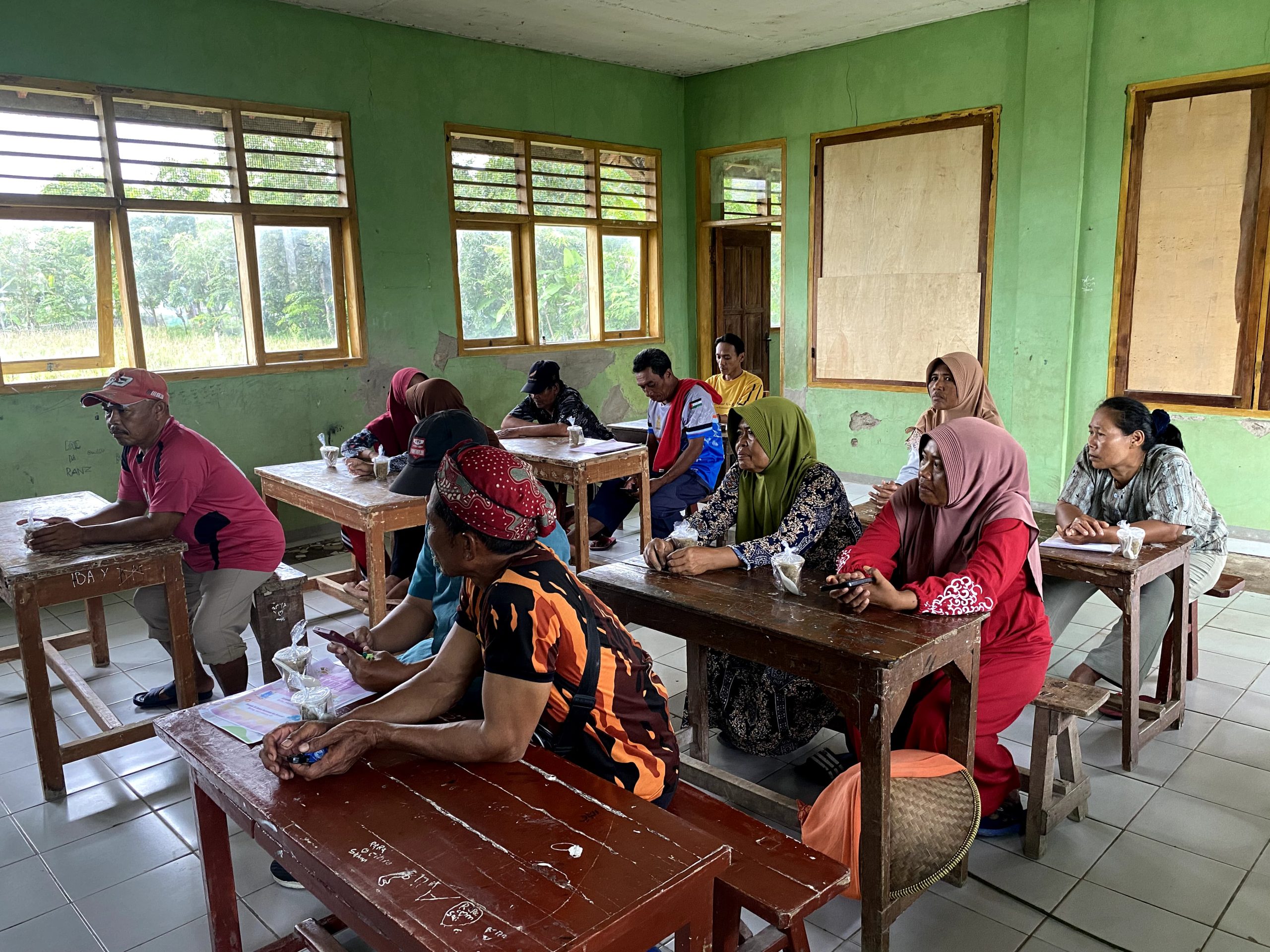 Sosialisasi Pengolaan Sampah Yang Baik oleh Mahasiswa KKN UNSIKA 2025 di Desa Bayurlor, Kecamatan Cilamaya Kulon, Kabupaten Karawang