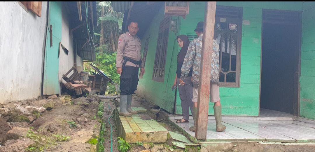 Dinas PERKIM serta Lingkungan Hidup Kabupaten Pekalongan Tinjau Lokasi Tanah Bergerak di Desa Garungwiyoro