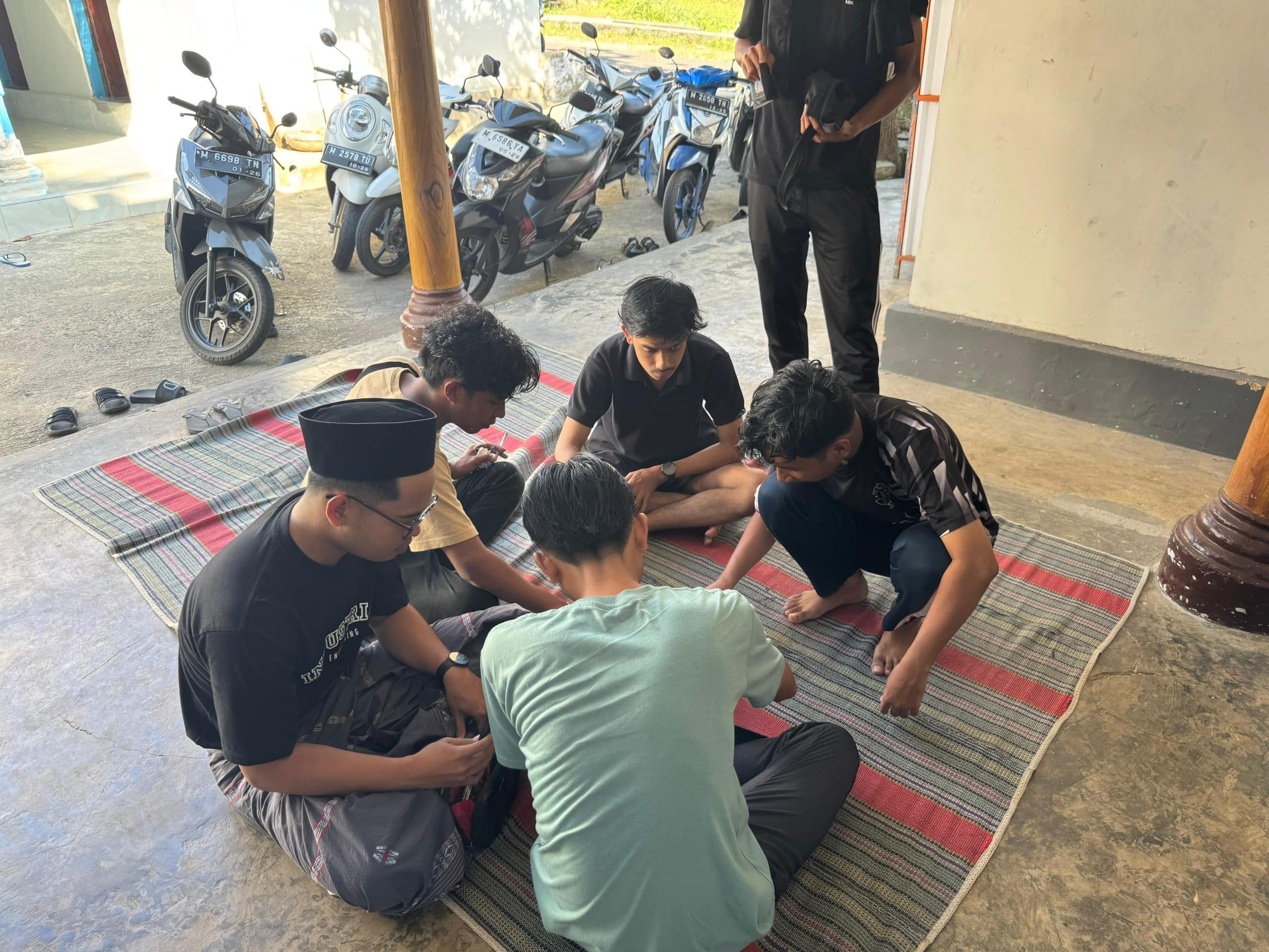 Mahasiswa KKN Stkip PGRI Sumenep Menggali Potensi Lokal serta UMKM dan Berdayakan Masyarakat Desa Banaresep Timur Lenteng 