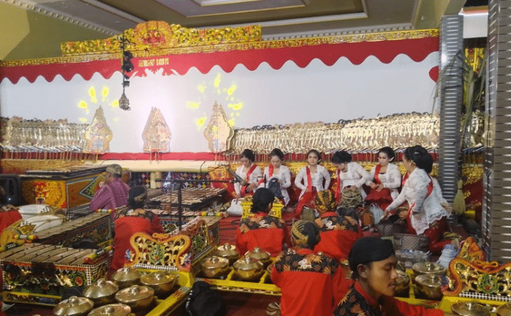 Pemdes Layansari Gelar Pagelaran Wayang Kulit Meriah Peringati HUT ke-80 RI, Lakon "Semar Mbangun Desa" Jadi Inspirasi Pembangunan
