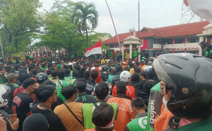 Ojol Geruduk Markas Brimob Surakarta, Solidaritas Menggema atas Insiden Baracuda