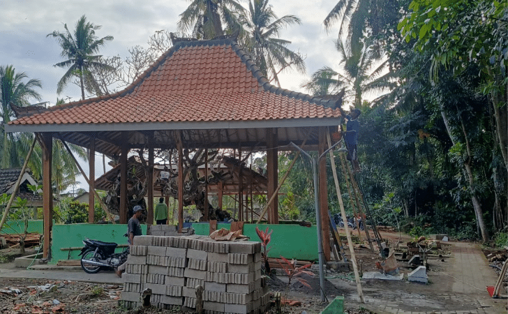 Pesarean Sorengganti Mulai Di Pugar secara Swadaya