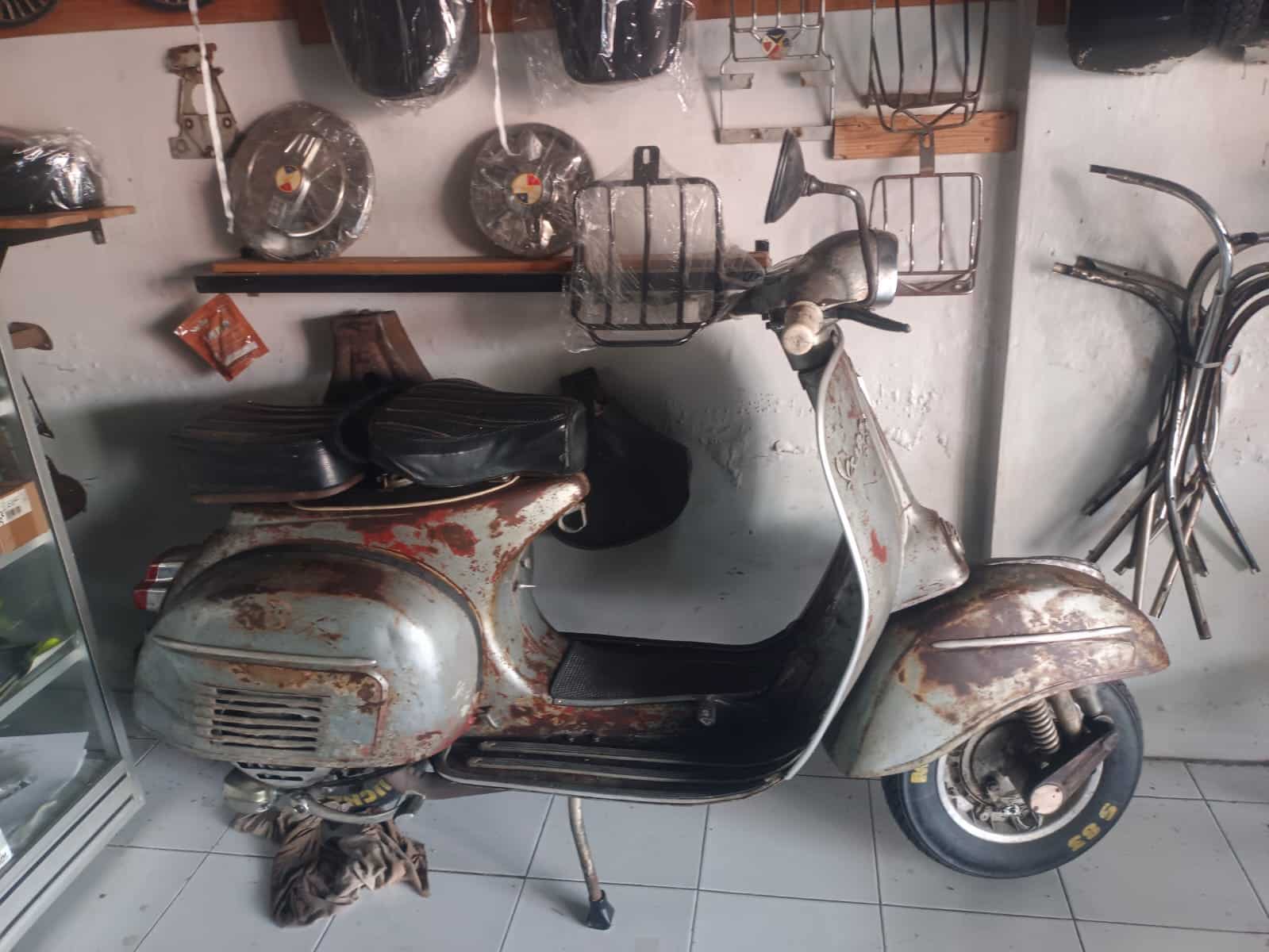 Menelusuri Surga Vespa Klasik di By Pass Srago Klaten