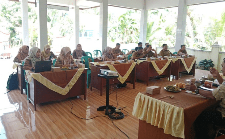 Rakor Sekdes se Kecamatan Nusawungu Digelar di Desa Karang Sembung