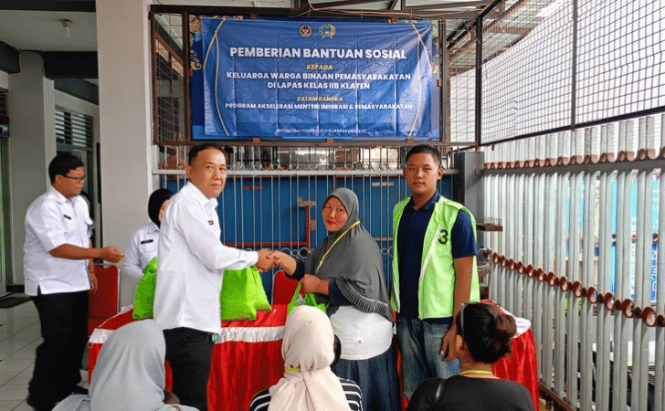 Lapas Klaten Gelar Bakti Sosial: Dukung Program Akselerasi Dengan Berbagi Sembako
