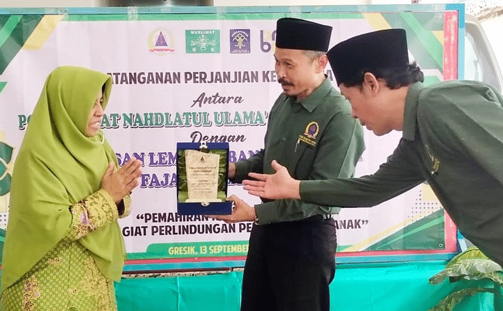 YLBH Fajar Trilaksana MoU dengan PC Muslimat NU Gresik Tingkatkan Kemahiran Paralegal 