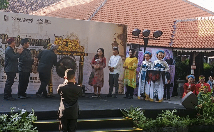 Gong Ditabuh Kadisbudpar, Sebagai Tanda Dibukanya Pameran  Banjoewangi Tempoe Doloe