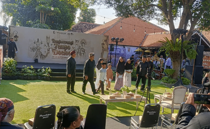 Gong Ditabuh Kadisbudpar, Sebagai Tanda Dibukanya Pameran  Banjoewangi Tempoe Doloe