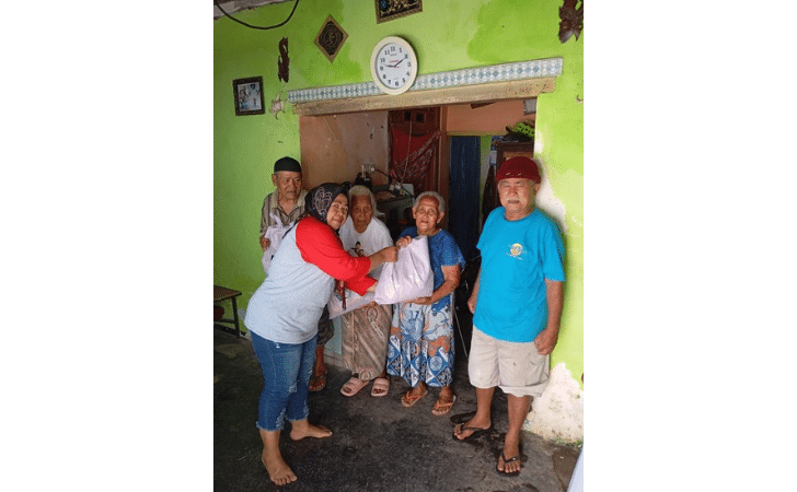 Tebar Kepedulian, GME Banyuwangi Berbagi Amal