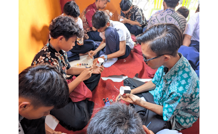 Dosen UNSIKA Berdayakan Tutor dan Warga Belajar PKBM Bina Sejahtera Melalui Model PROTINGSOL dan Inovasi Lilin Aromaterapi