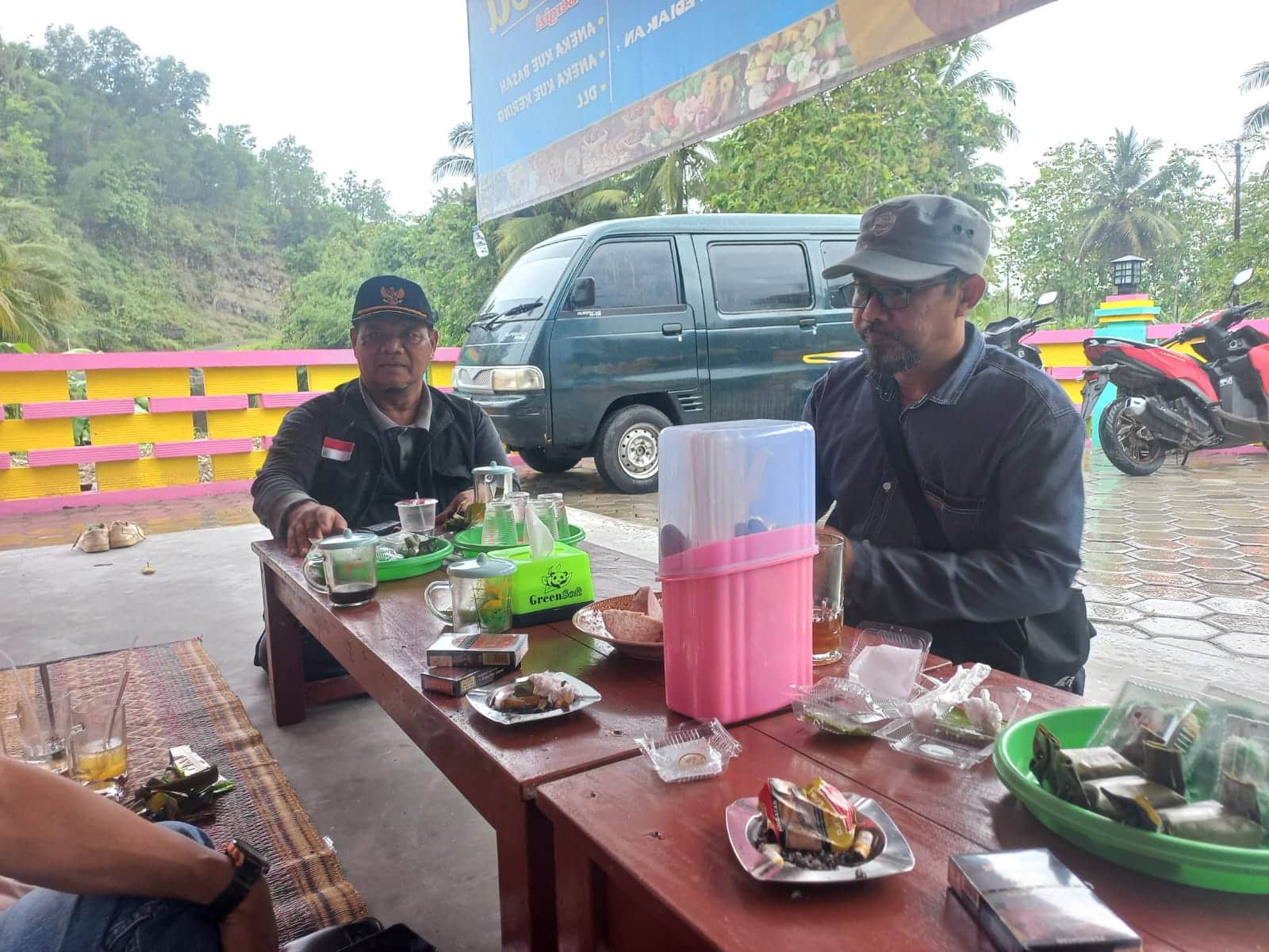 Kades Plumbon, Pemimpin yang Mengabdi Tanpa Gaji dan Rela Rogoh Kocek Pribadi Demi Desa
