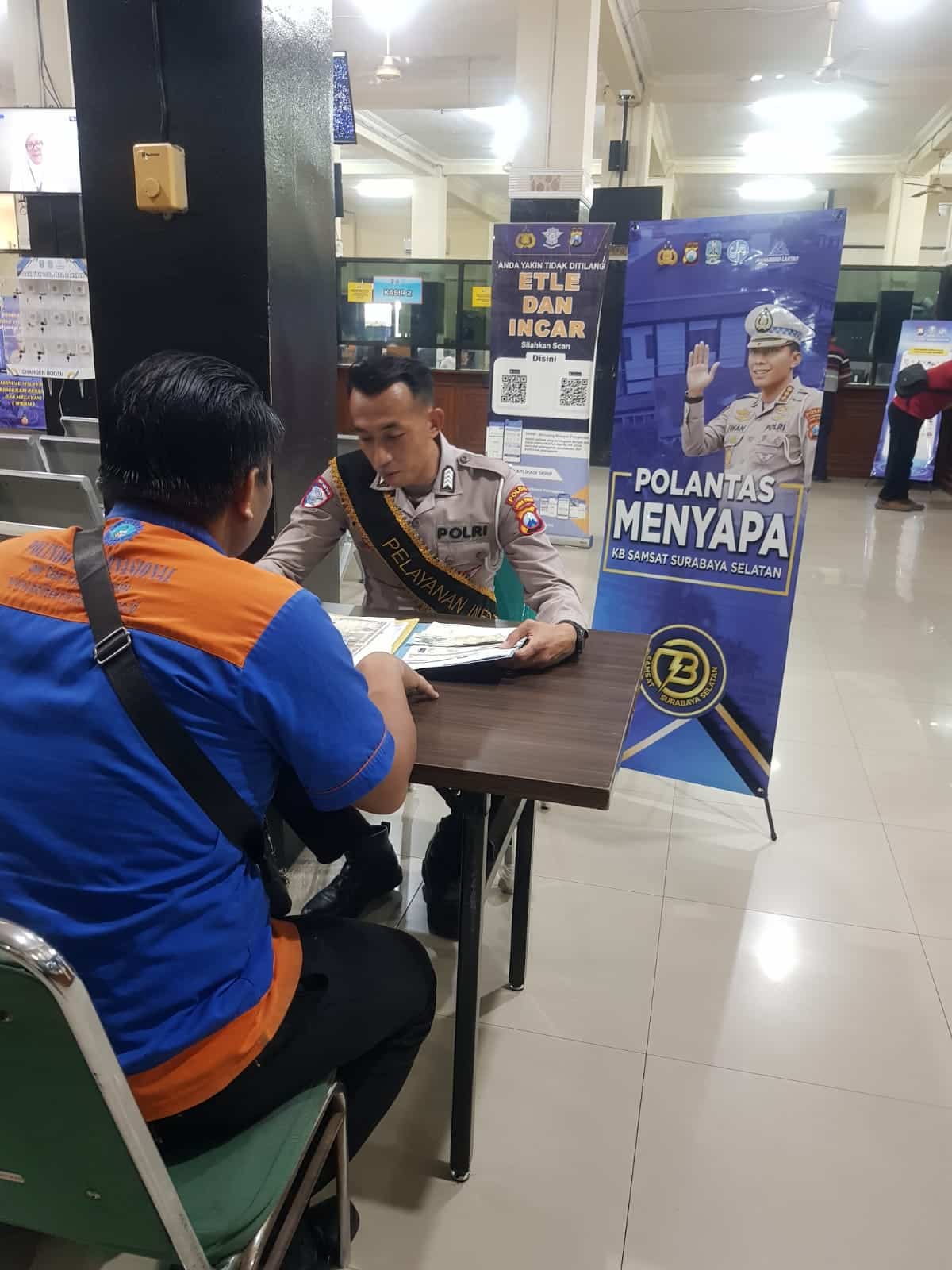 Polantas Menyapa di Samsat Surabaya Selatan: Wujud Pelayanan Humanis dan Tanpa Calo
