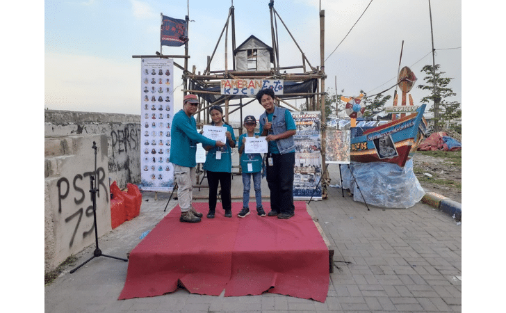 Kelas Jurnalis Cilik Anak Pesisir Pantai Cilincing Bangga Foto Dipamerkan
