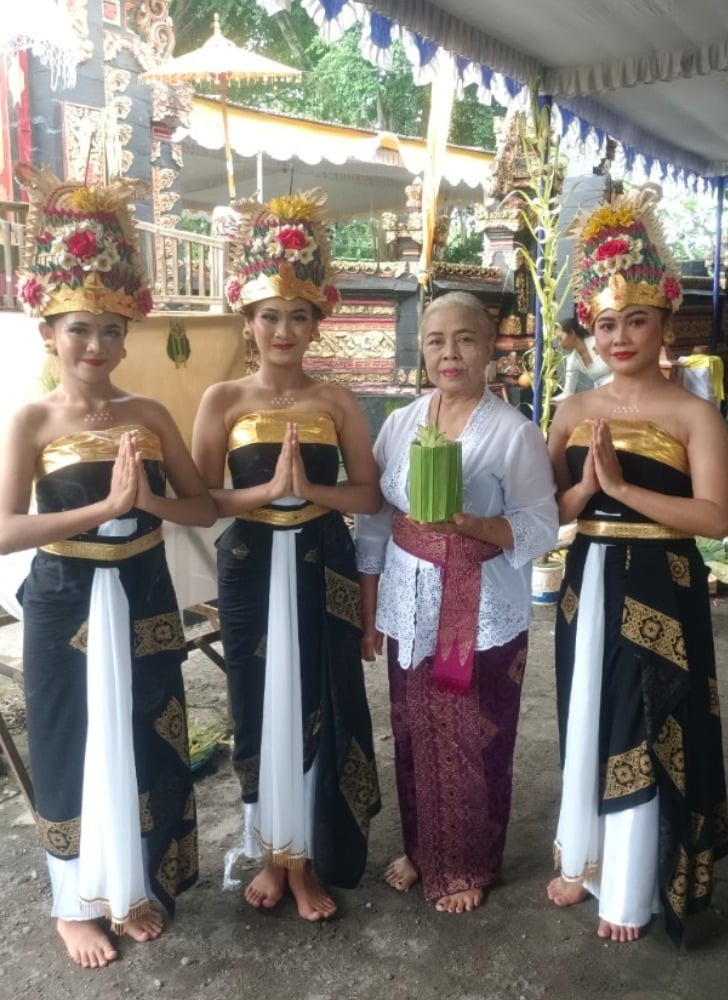 Regenarasi penerus tradisi harus terus diupayakan agar tradisi bisa tetap lestari