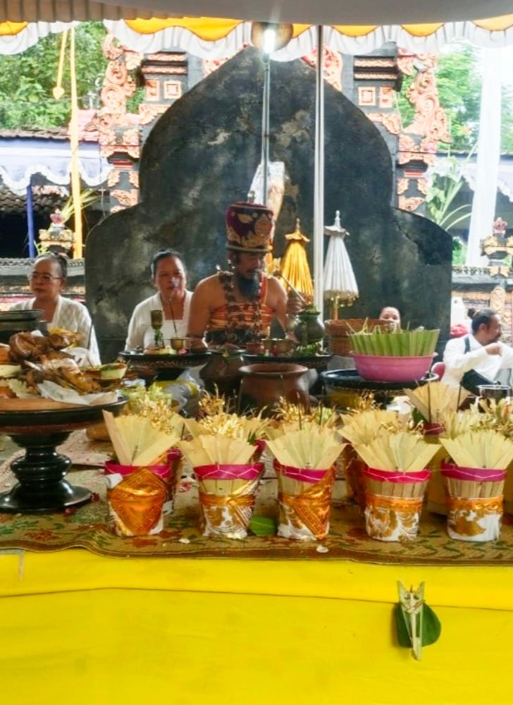 Upacara Piodalan dan Melaspas di Candi Untoroyono