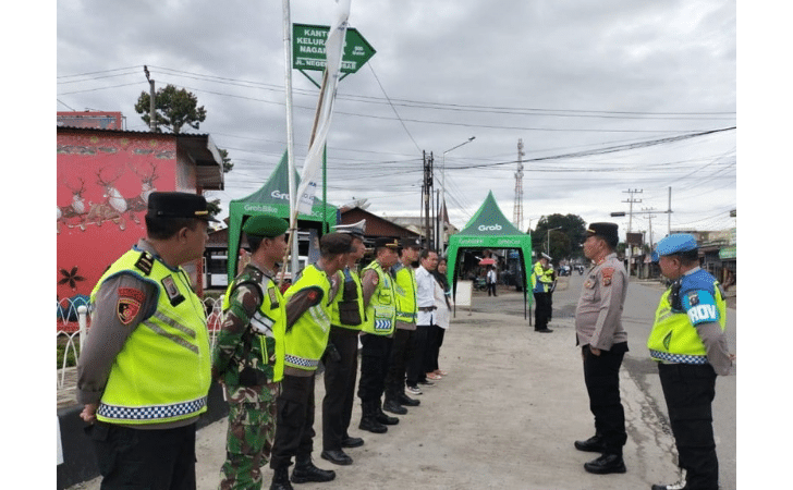Sinergitas Antara TNI - POLRI Jaga Kekhusyukan Ibadah Tahun Baru 2026 Di Pematangsiantar Dan Simalungun