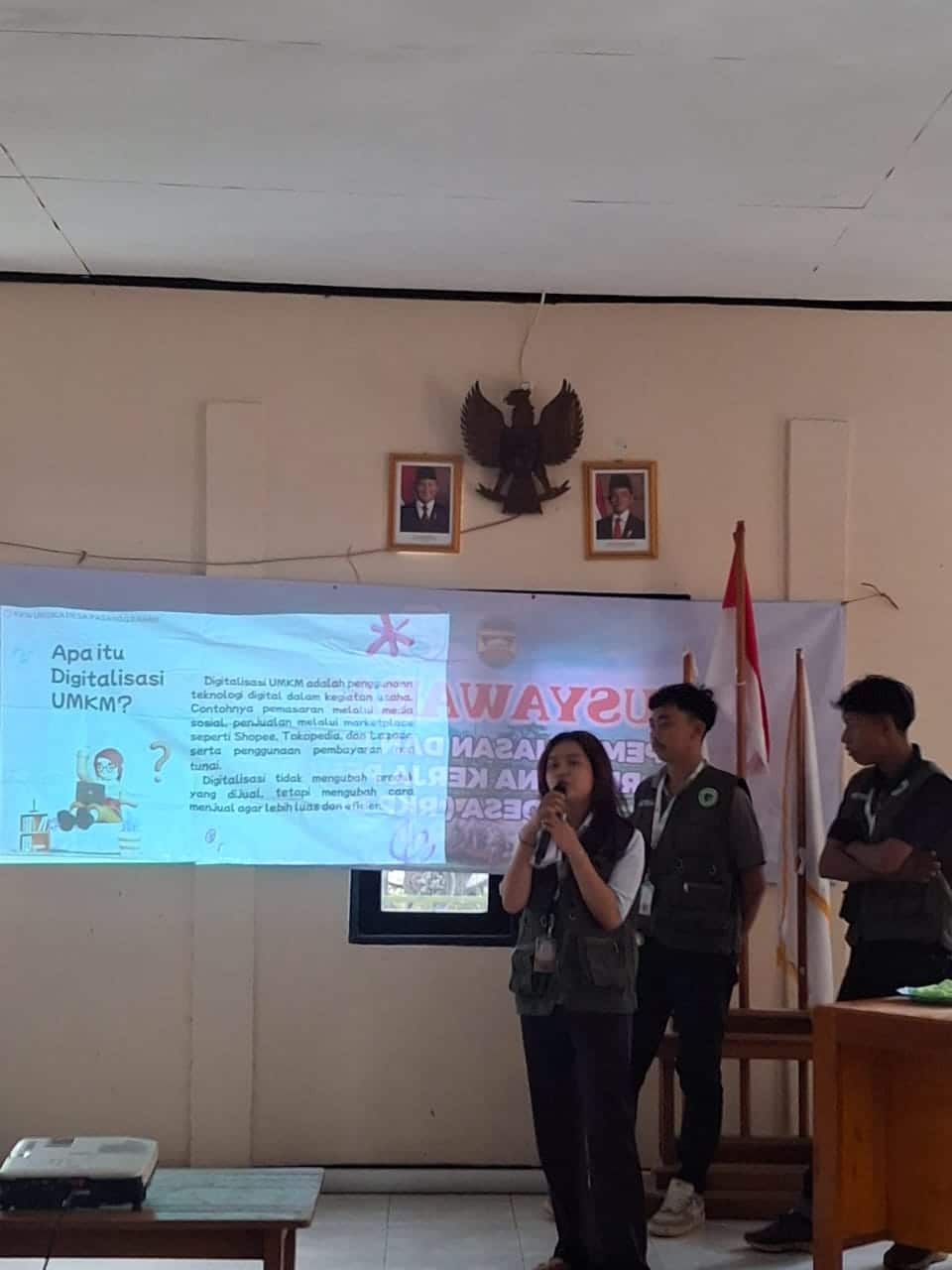 Atasi Kendala Akses Jalan, KKN Unsika Bentuk "KOPAS" dan Dorong Digitalisasi UMKM Desa Pasanggrahan