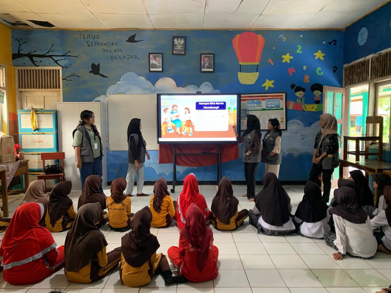 Pelaksanaan Program CEMERLANG sebagai Upaya Menanamkan Budaya Menabung Sejak Dini di SDN 2 Cibeber