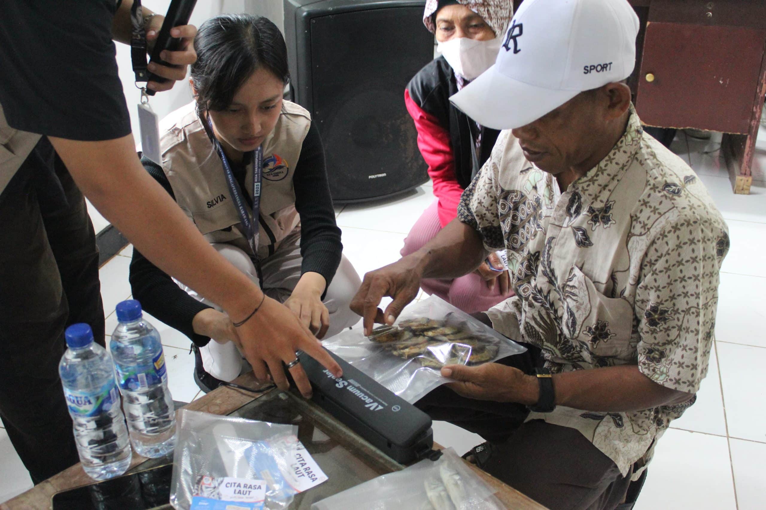 Dari Pesisir untuk Masa Depan Desa: Mahasiswa KKN Unsika 2026 Hadirkan Inovasi dan Pemberdayaan di Tanjungpakis