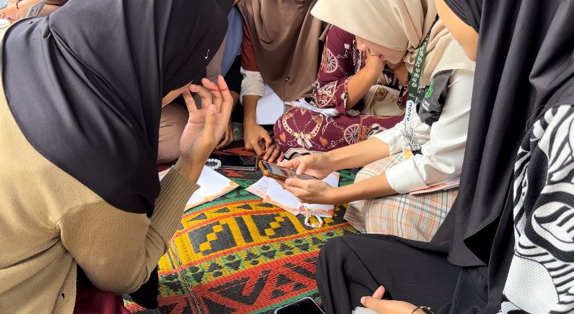 Sosialisasi UMKM Go-Digital oleh Mahasiswa KKN Unsika di Desa Tegalwaru Purwakarta