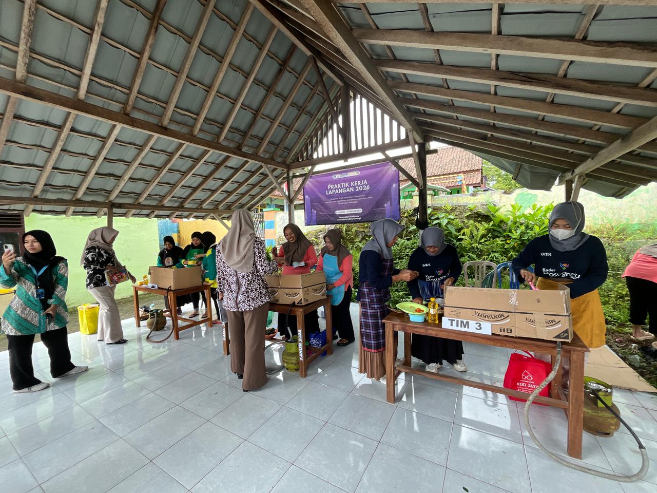 PKL Kelompok 7 Di Desa Pesucen Luncurkan Program “RESIK"