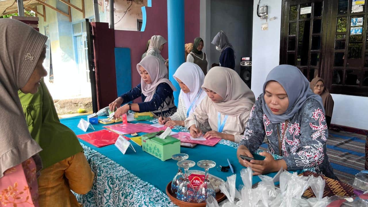 PKL Kelompok 7 Di Desa Pesucen Luncurkan Program “RESIK"