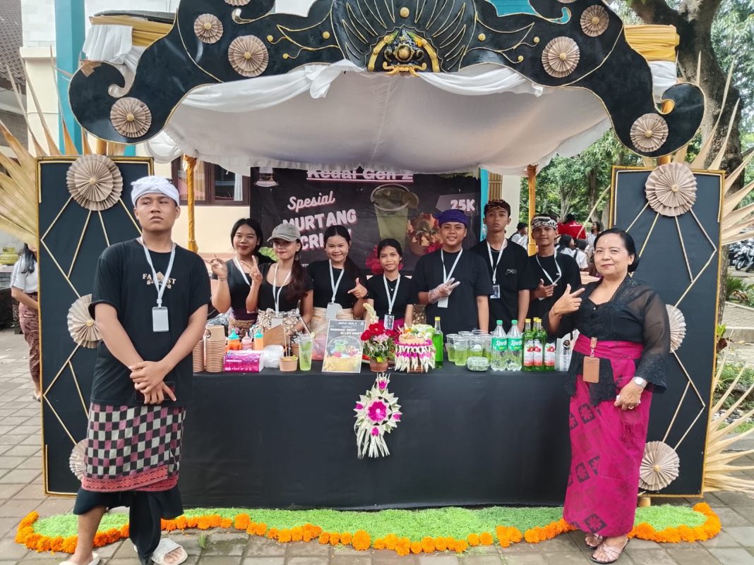 Semarak Bulan Bahasa Bali, SMK Prshanti Nilayam Kuta Bangun Jiwa Entrepreneur Lewat Bazaar Kewirausahaan