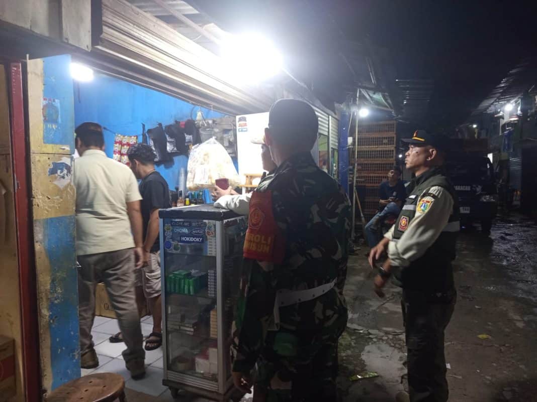 Hari Kedua Puasa, Satpol PP Jakarta Utara Beserta Tim Gabungan Mengadakan Razia Miras