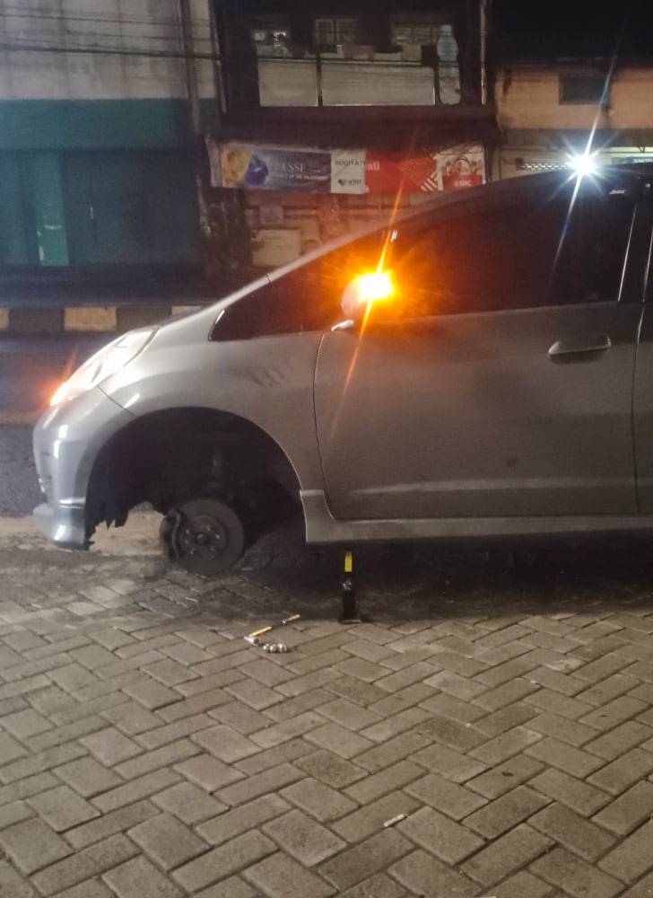 Bam terpaksa di ganti karena sobek parah (dok foto @pitut saputra)