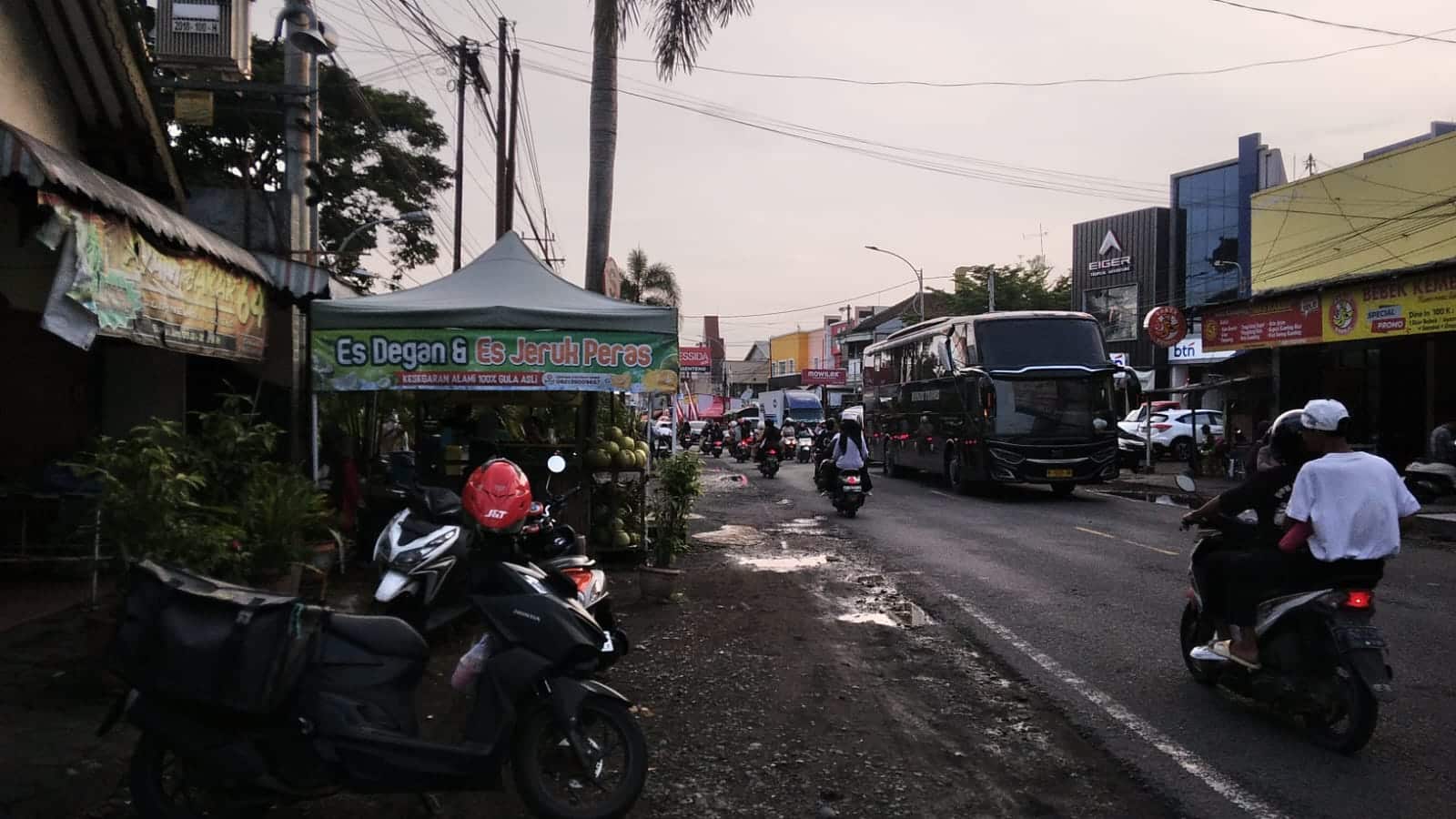 Ajukan Hibah Payung / Tenda Kerucut Diperuntukkan Pelaku UMKM 