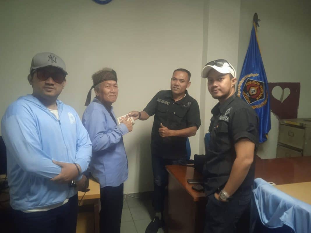 Pokja PWI Walikota Jakarta Utara Salurkan THR untuk Anggota