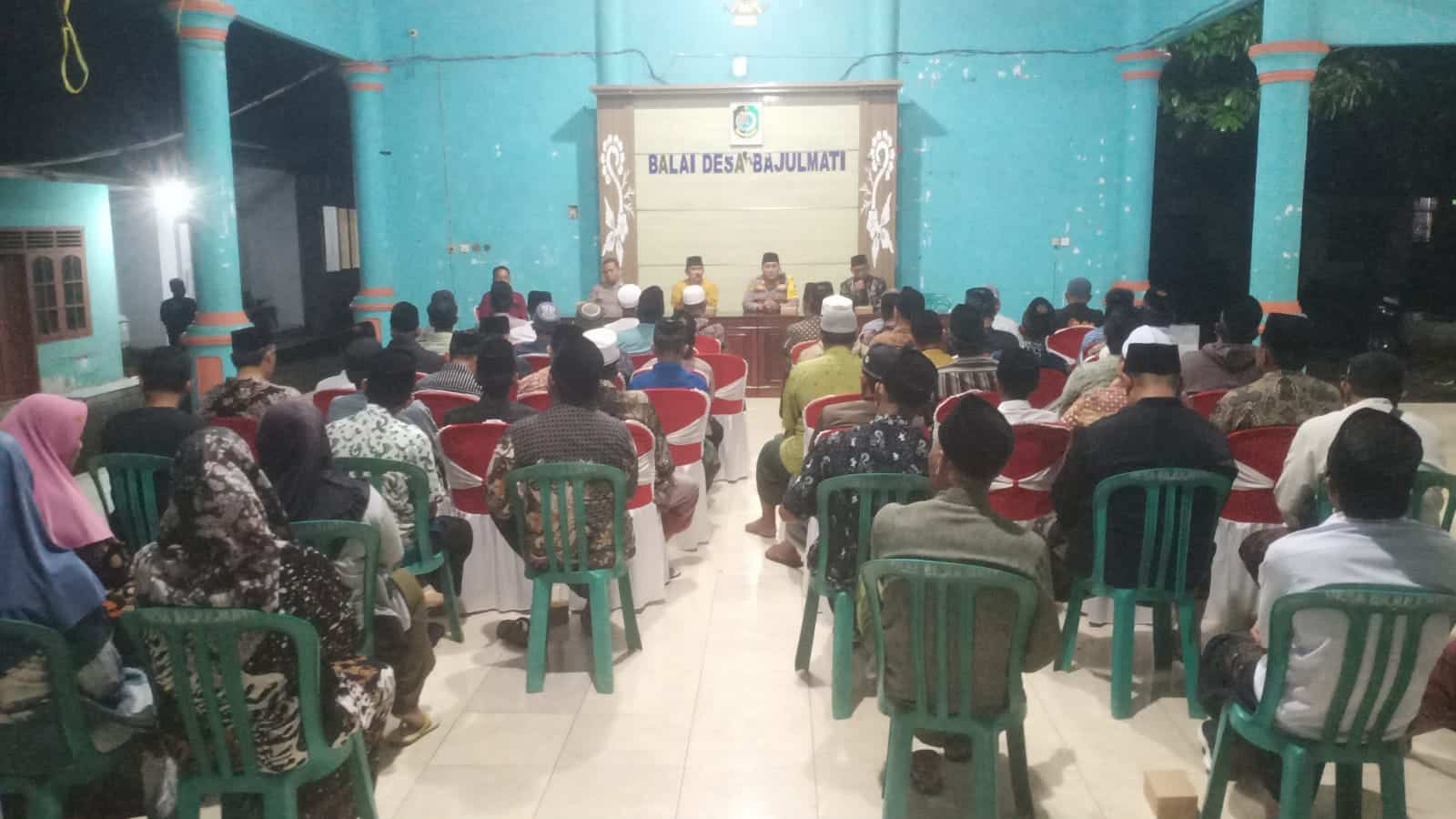 Jelang Lebaran, Pemdes Bajulmati Salurkan Insentif dan Bingkisan untuk Perkuat Sinergi RT/RW
