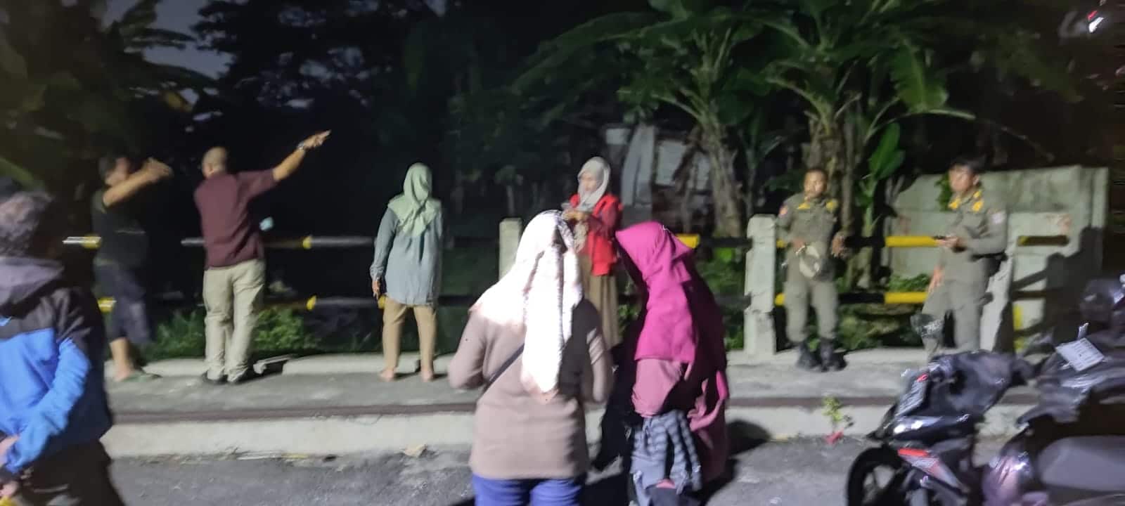 Evakuasi Lansia Terlantar Secara Diam Diam Pada Malam Hari Jadi Sorotan 