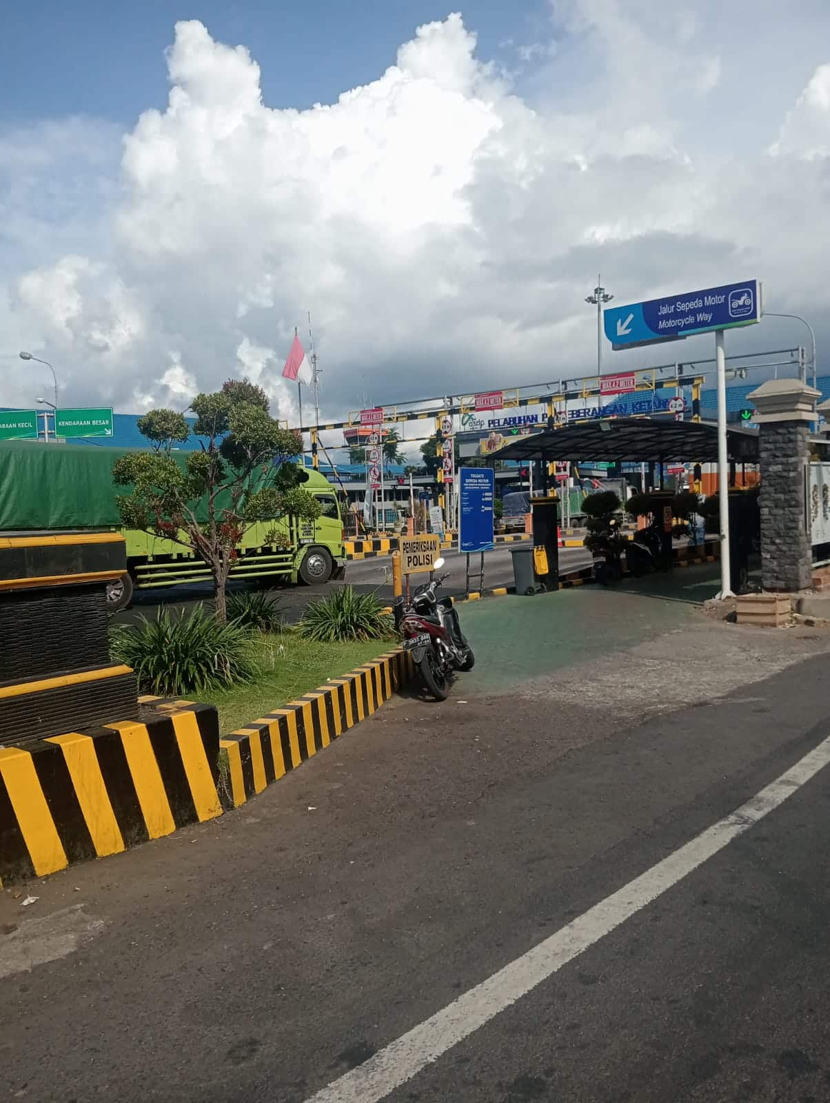 Pelabuhan Penyeberangan Ketapang Kembali Normal