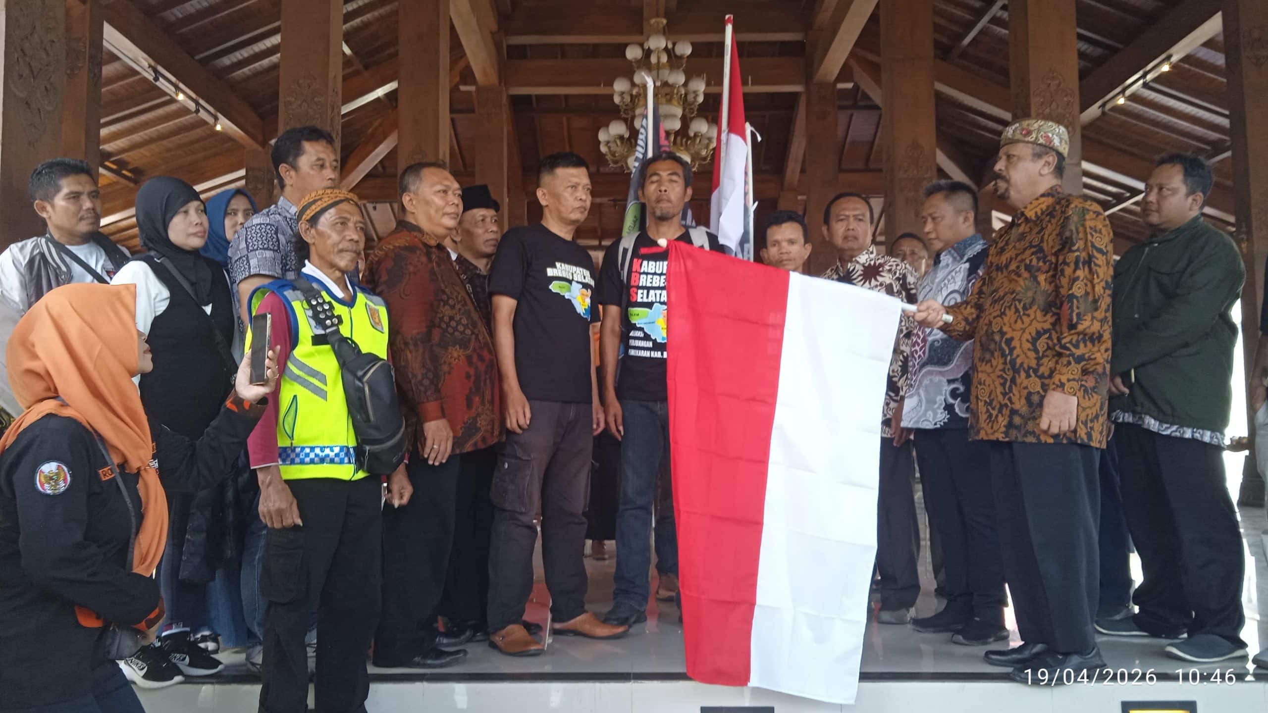 Masyarakat Brebes Selatan Jalan Kaki ke Semarang, Desak Pemekaran Kabupaten
