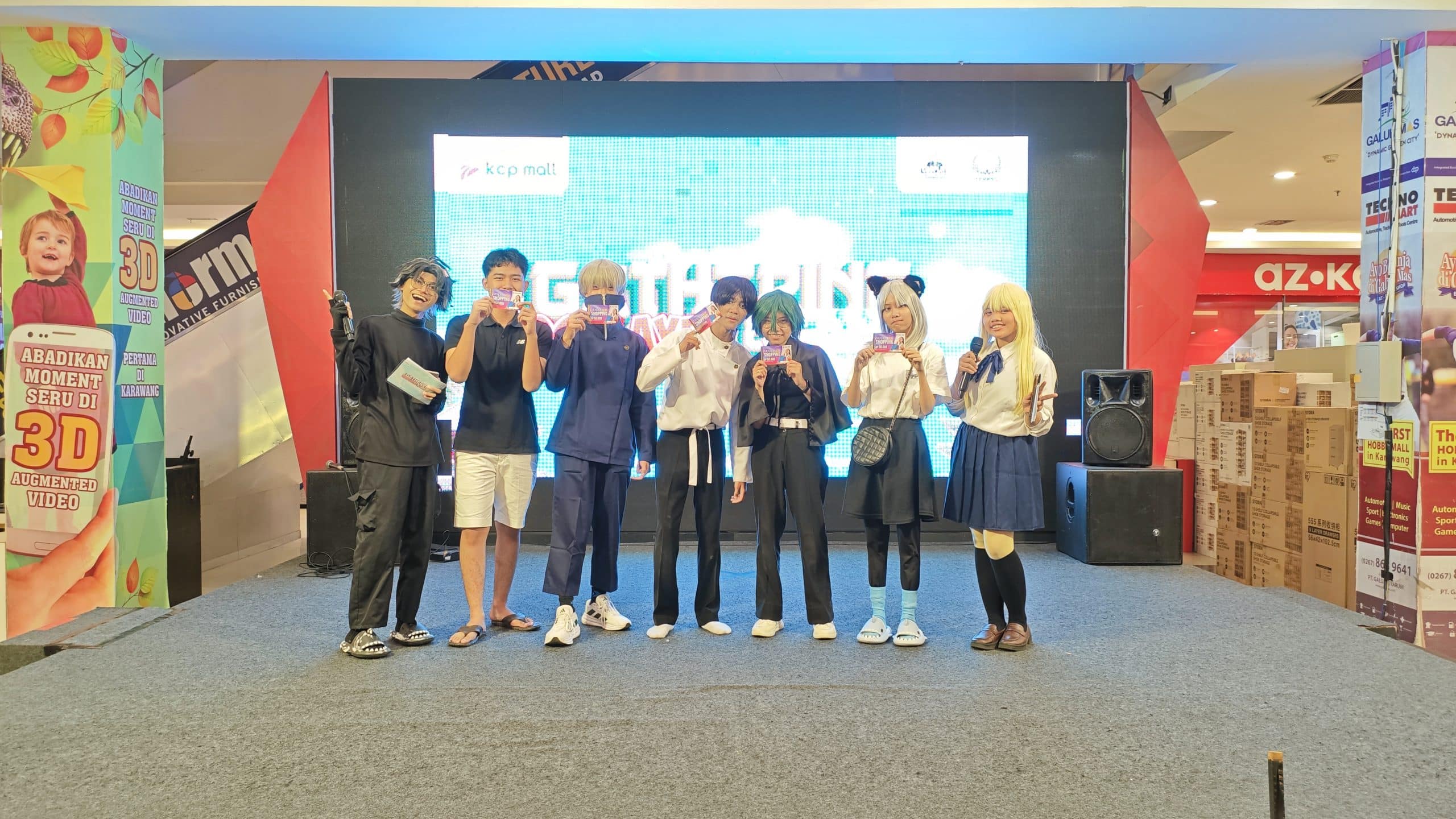 Gathering Perdana Cosplay Santuy dan Terasu Community Meriahkan KCP Mall Karawang